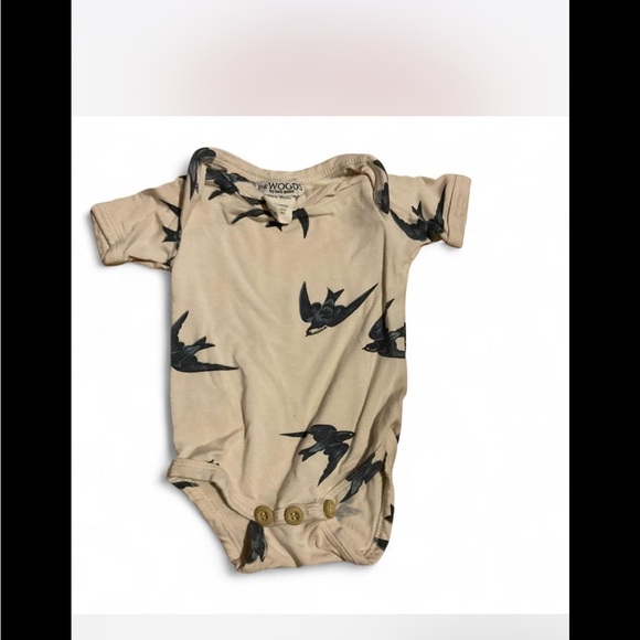 Kate‎ Quinn Burgundy Baby Bodysuit bundle - Picture 4 of 5